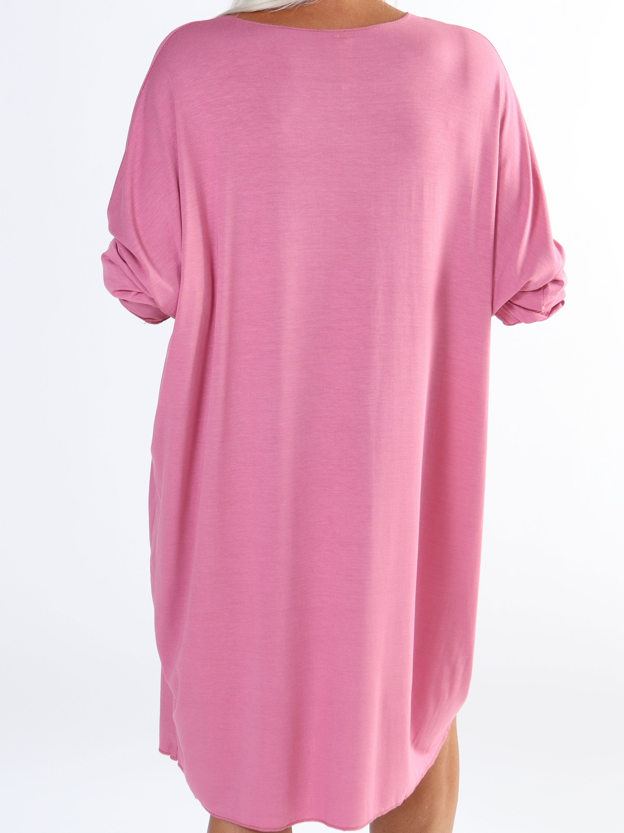 Vogue Long Sleeve - Langærmet plus size kjole i viskose med guld skrift